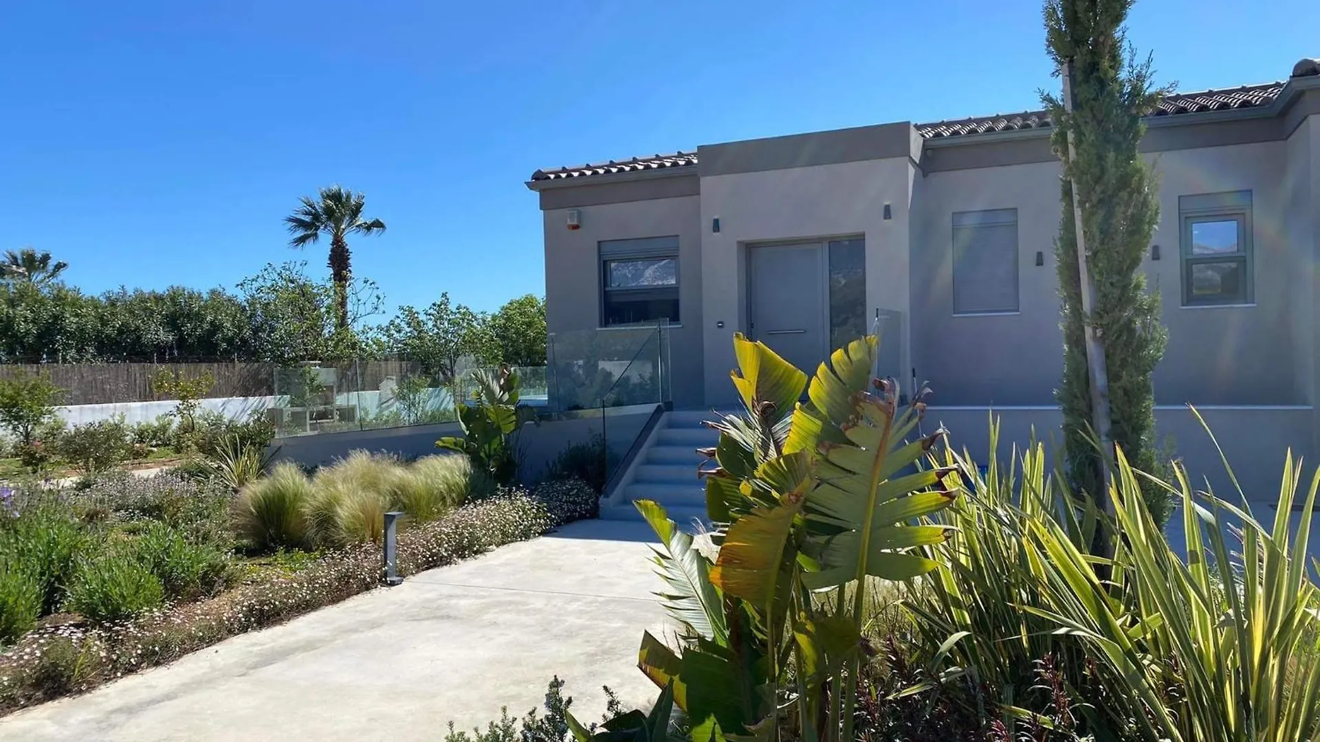 Helios Luxury Villas Private And Superior Svoronata